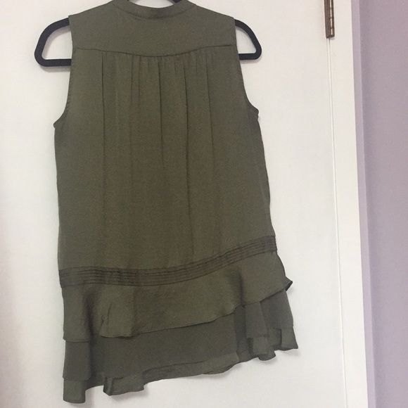 Banana Republic Sleeves Blouse - Picture 3 of 10